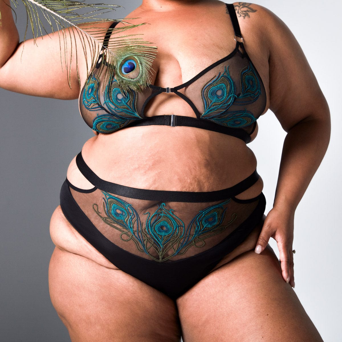 Plus Size Thistle and Spire Snake Embroidered Sheer Bra - Gold